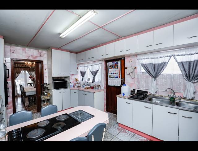 5 BEDROOM FREEHOLD FOR SALE IN PALMIET